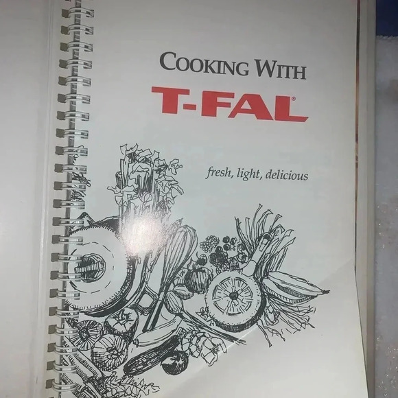 Vintage 1993 Cooking With T-Fal Chef’s Cuisine Cookbook Recipes Cook Book - Picture 2 of 4